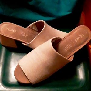 Toms heels
